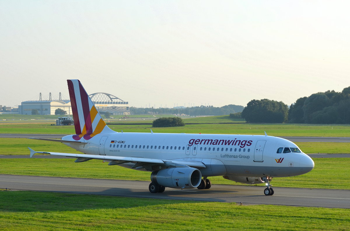 Germanwings Airbus A319-100 D-AGWU rollt am 14.09.16 in Hamburg Fuhlsbüttel zum Start.