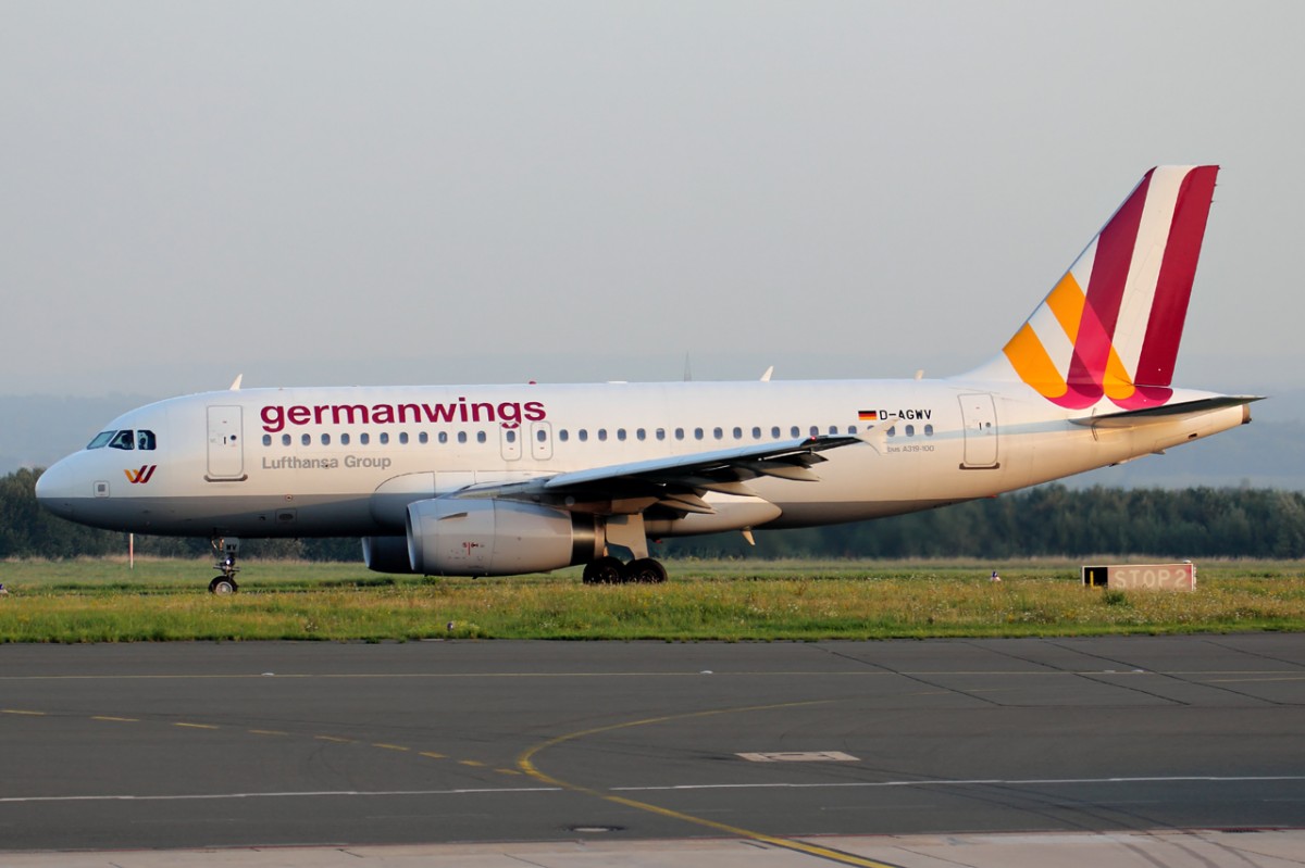 Germanwings D-AGWV rollt zum Start in Dortmund 30.8.2015