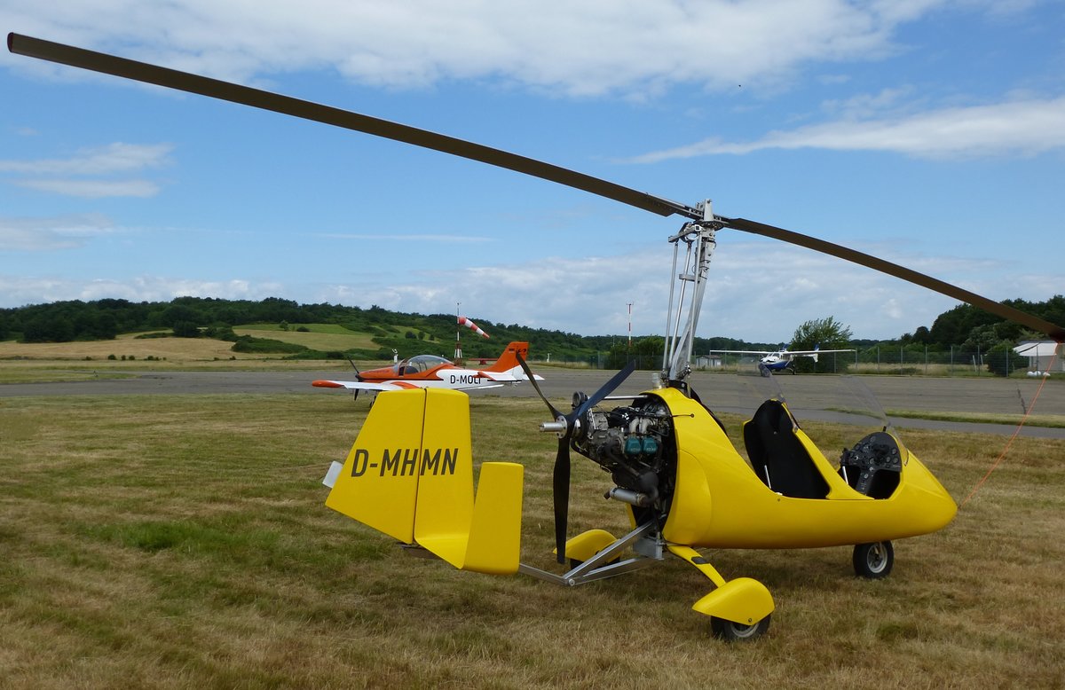 Gyrokopter D-MHMN, Flugplatz Freiburg, Juni 2017