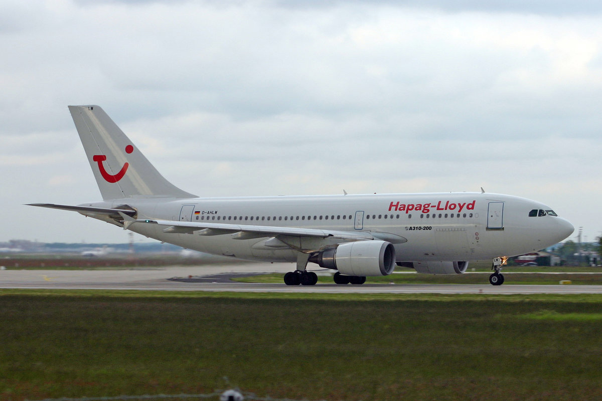Hapag-Lloyd, D-AHLW, Airbus A310-204, msn: 427, 17.Mai 2005, FRA Frankfurt, Germany.