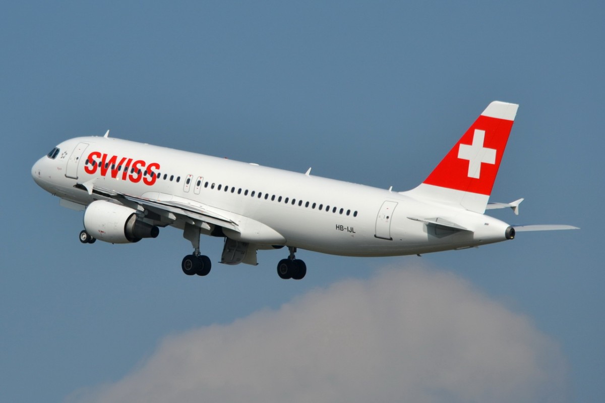 HB-IJL Swiss Airbus A320-214   gestartet in Tegel am 23.04.2014