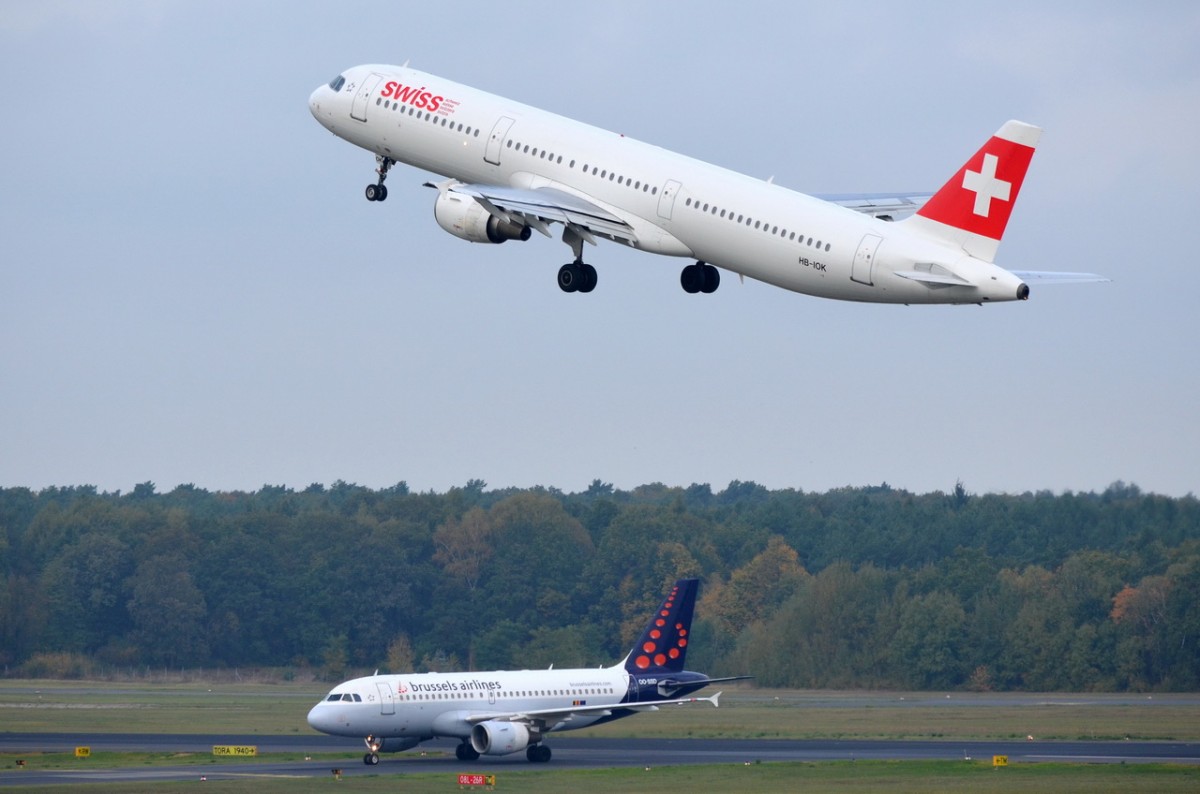 HB-IOK Swiss Airbus A321-111   in Tegel gestartet am 14.10.2014