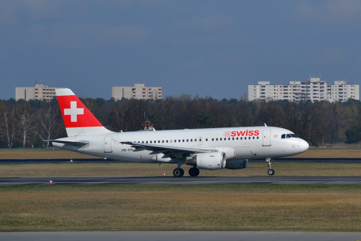 HB-IPX Swiss Airbus A319-112 beim Start in Tegel 26.03.2014