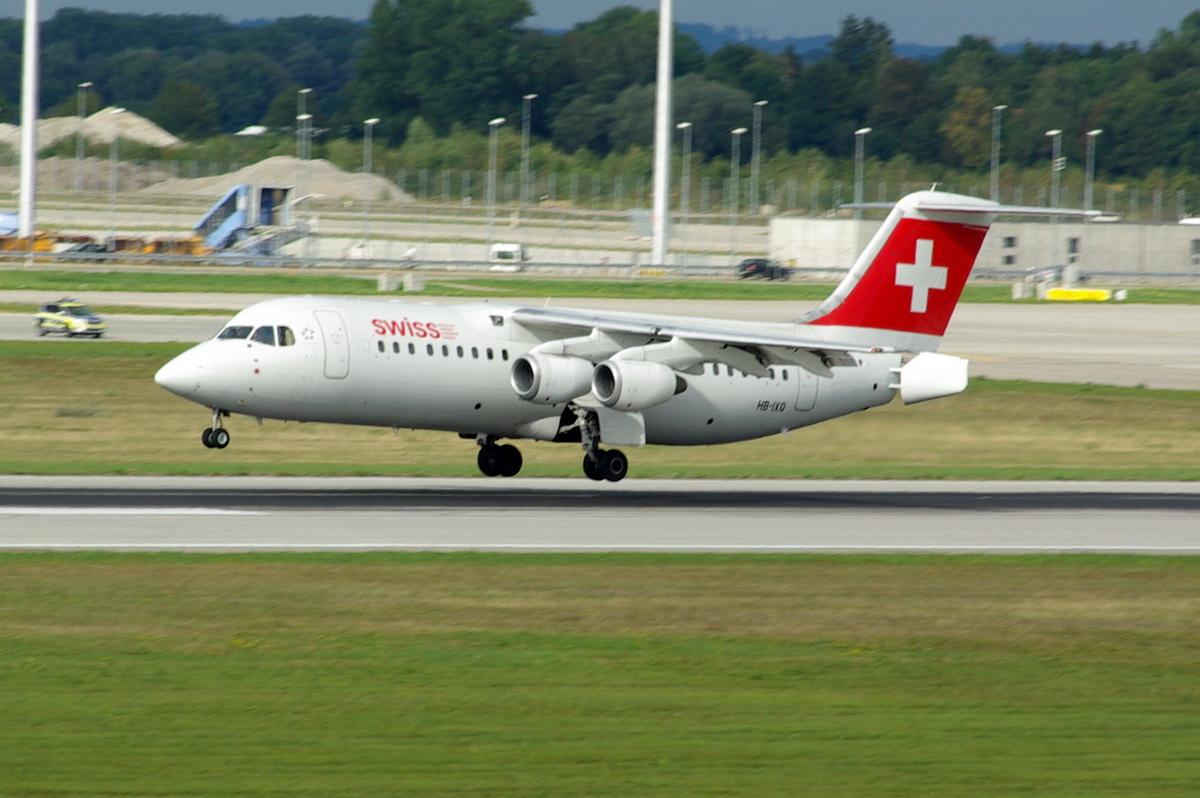HB-IXQ Swiss British Aerospace Avro RJ100      15.09.2013

Flughafen Mnchen