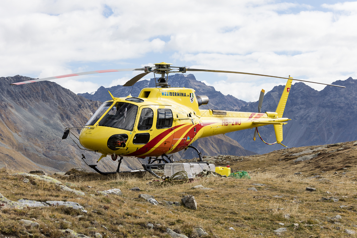 Heli Bernina, HB-ZMU, Eurocopter, AS 350B3, 08.10.2016, Bernina Pass, Switzerland 


