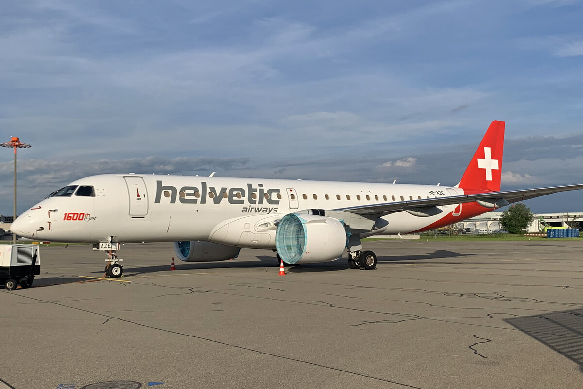 Helvetic Airways, HB-AZE, Embraer E190-E2, msn: 19020038, 12.Juni 2021, ZRH Zürich, Switzerland.
