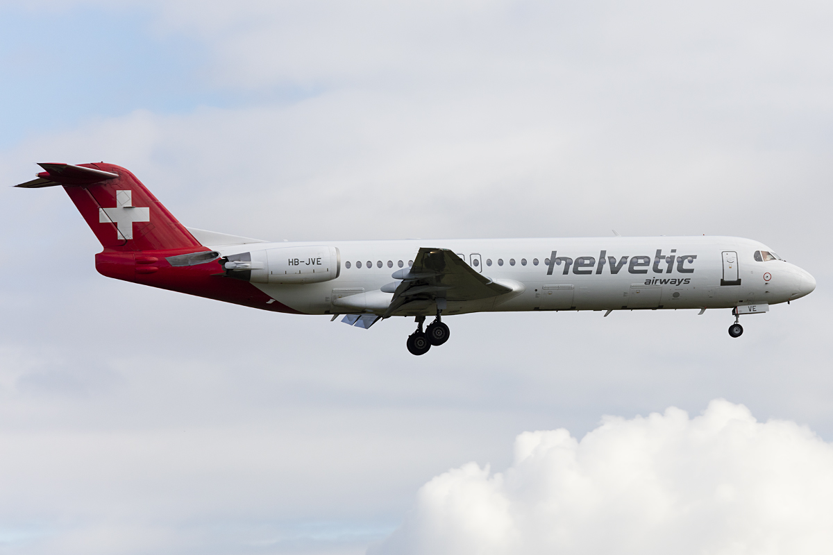 Helvetic Airways, HB-JVE, Fokker, F-100, 03.10.2016, ZRH, Zürich, Switzerland




