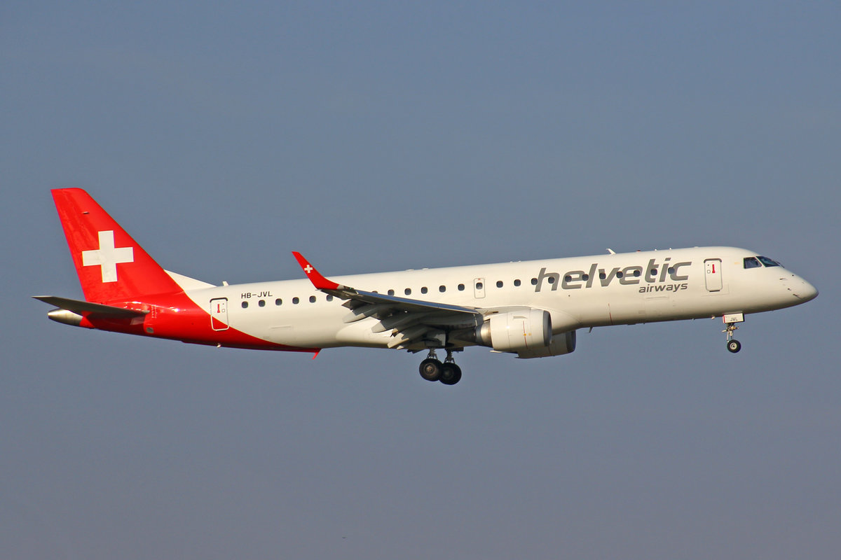 Helvetic Airways, HB-JVL, Embraer Emb-190LR, 25.März 2017, ZRH Zürich, Switzerland.