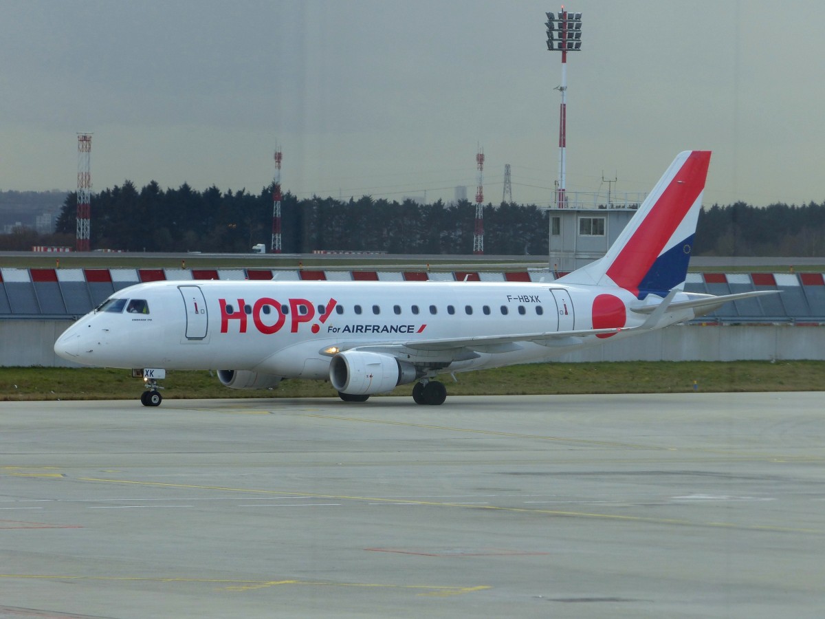 HOP-Air France, F-HBXK, Embraer ERJ-170, Paris (CDG), 2.3.2016