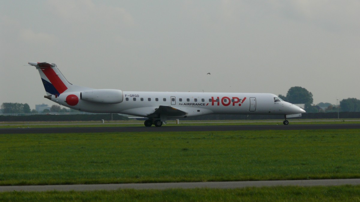 HOP am 16.10.2013 mit F-GRGD Rgional Embraer ERJ-145EP in Amsterdam.