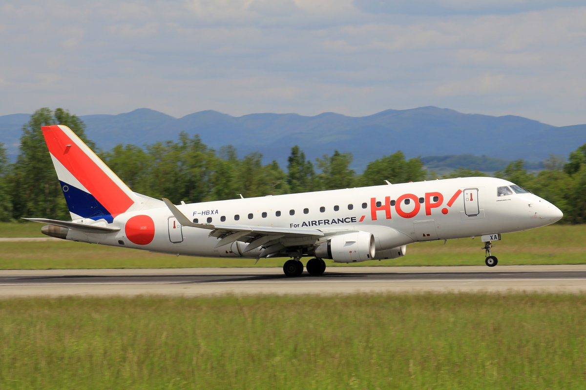 HOP!, F-HBXA, Embraer ERJ-170STD, msn: 1700237, 18.Mai 2016, BSL Basel, Switzerland.