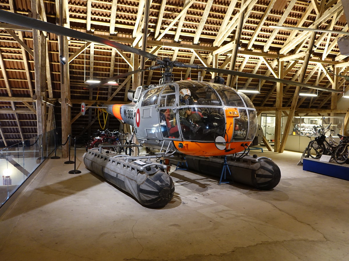Hubschrauber Allouette III im Automuseum Egeshov, Dänemark