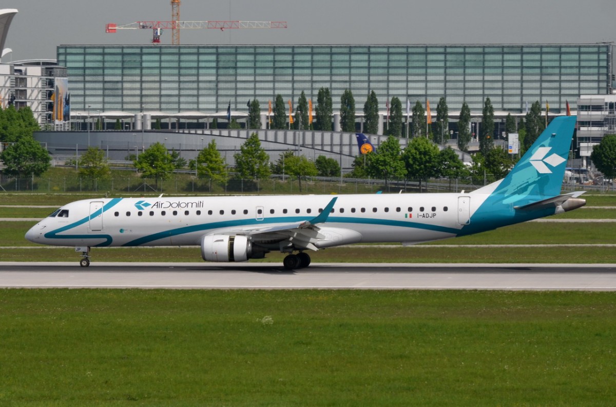 I-ADJK Air Dolomiti Embraer ERJ-195LR (ERJ-190-200 LR)   am 12.05.2015 in München gelandet