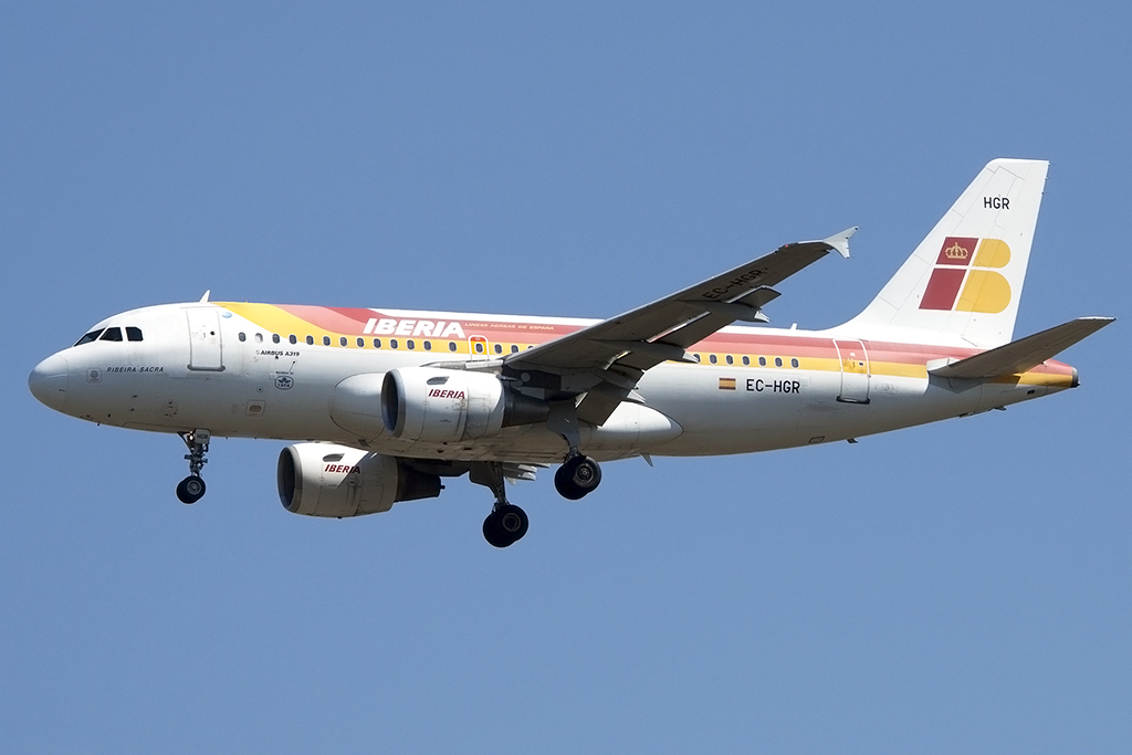 Iberia, EC-HGR, Airbus, A319-111, 06.04.2015, MXP, Mailand-Malpensa, Italy 




