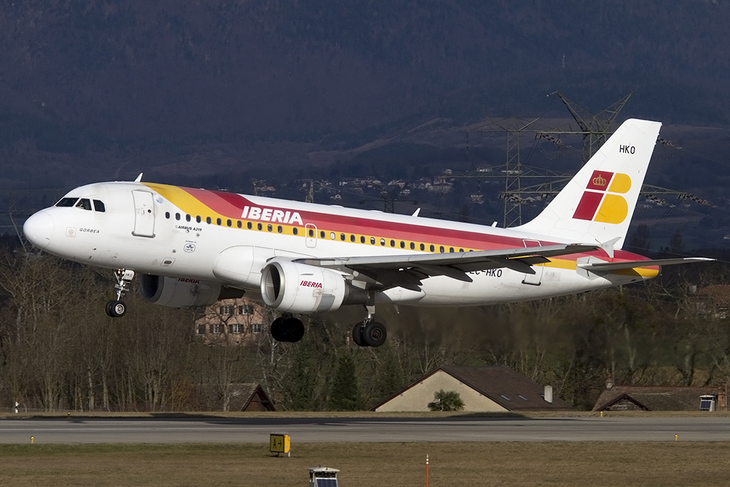 Iberia, EC-HKO, Airbus, A319-111, 13.01.2015, GVA, Geneve, Switzerland



