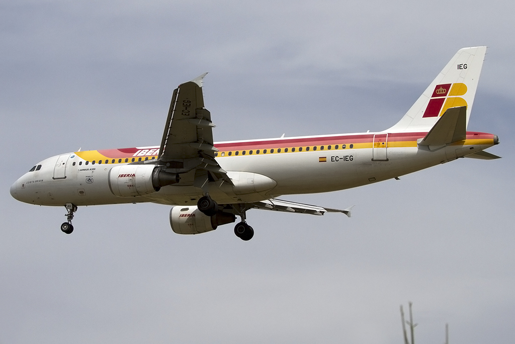 Iberia, EC-IEG, Airbus, A320-214, 27.05.2014, BCN, Barcelona, Spain 




