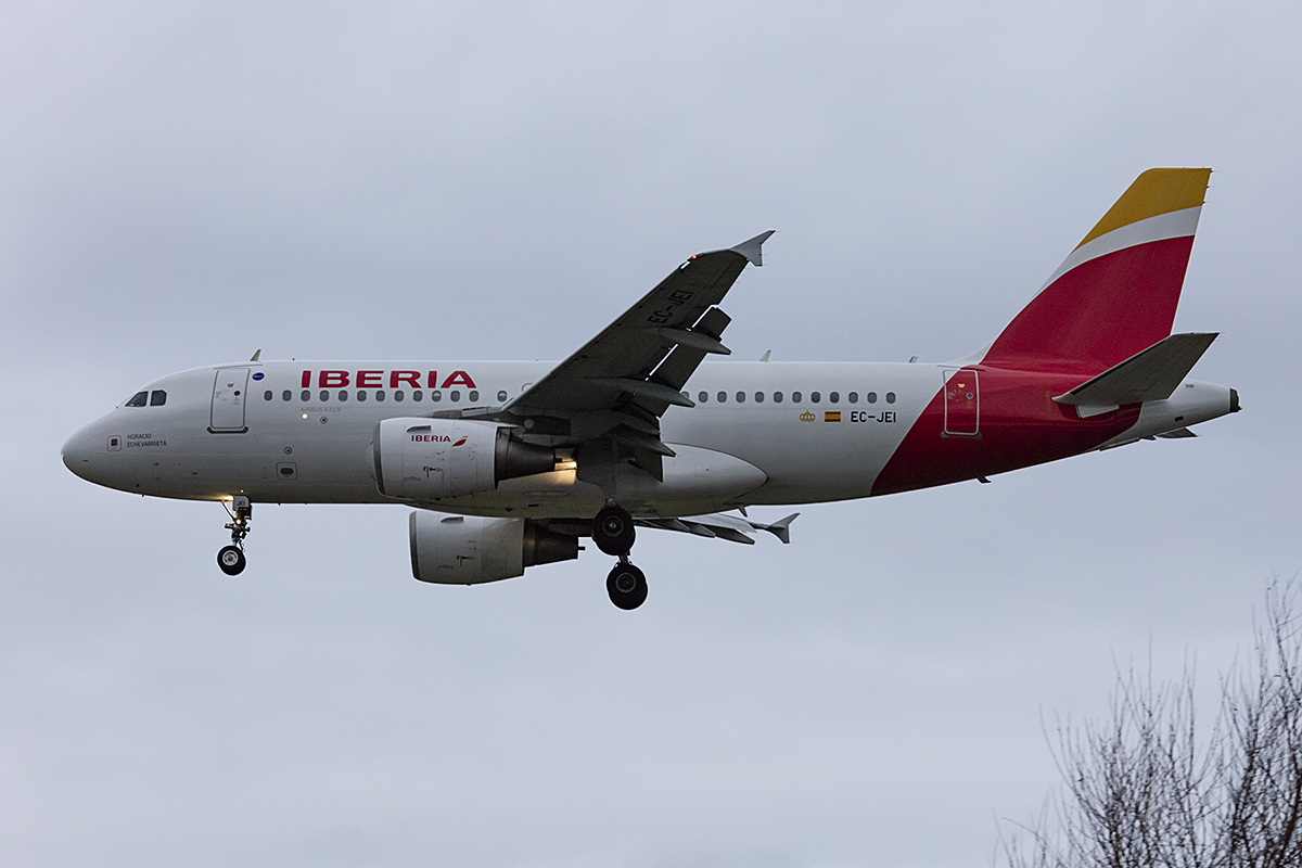 Iberia, EC-JEI, Airbus, A319-111, 21.01.2018, ZRH, Zürich, Switzerland 


