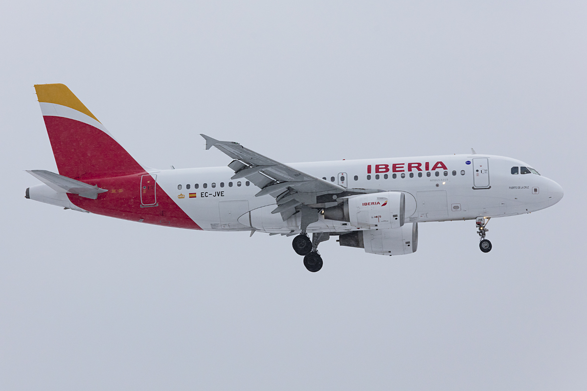 Iberia, EC-JVE, Airbus, A319-111, 18.01.2017, ZRH, Zürich, Switzerland 


