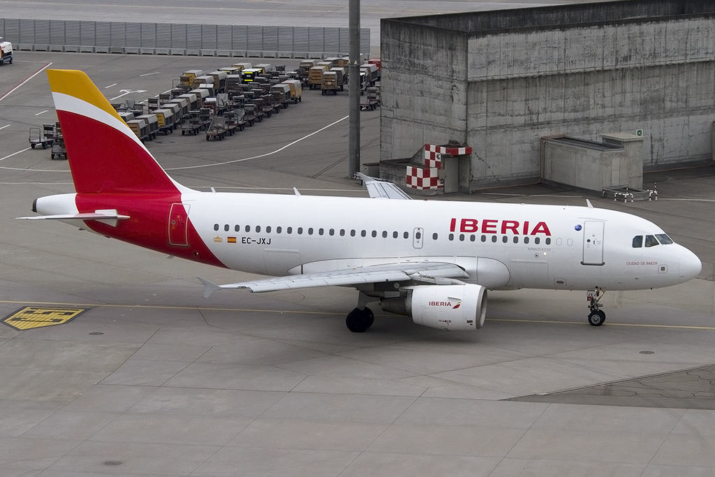 Iberia, EC-JXJ, Airbus, A319-111, 24.05.2015, ZRH, Zürich, Switzerland


