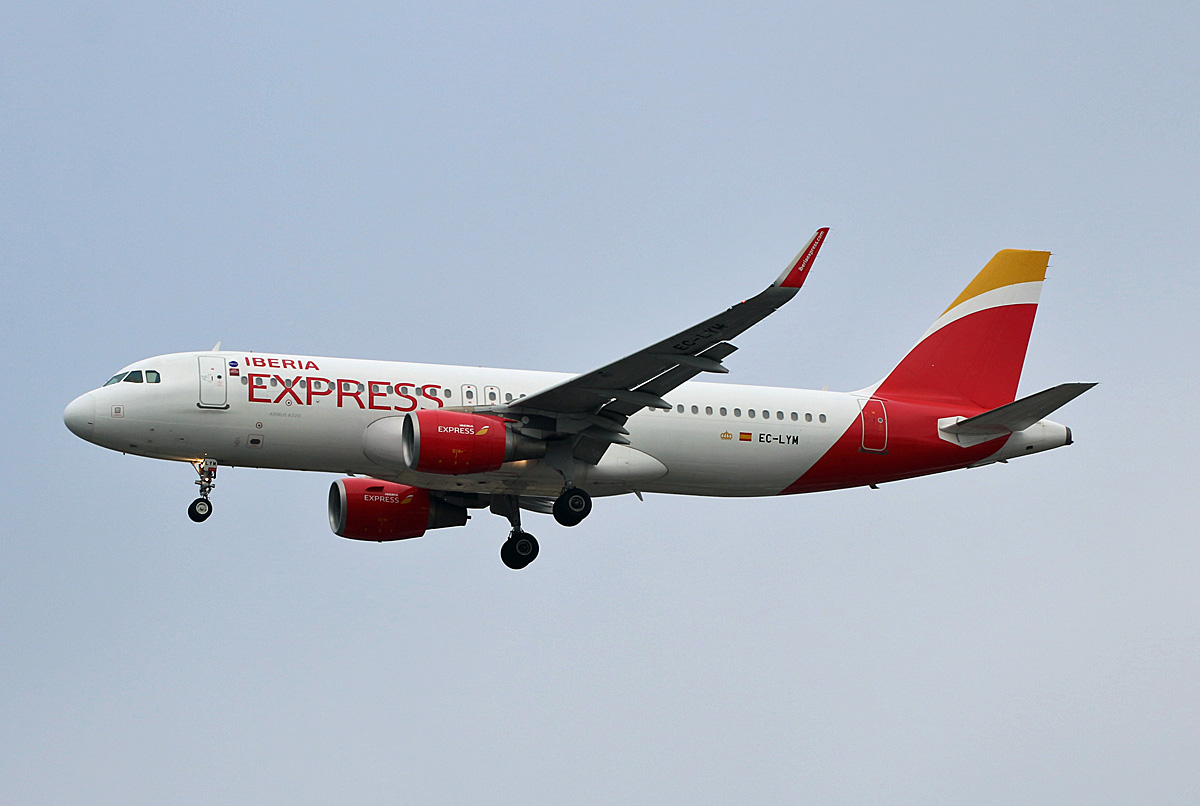 Iberia Express, Airbus A 320-216, EC-LYM, TXL, 19.01.2020