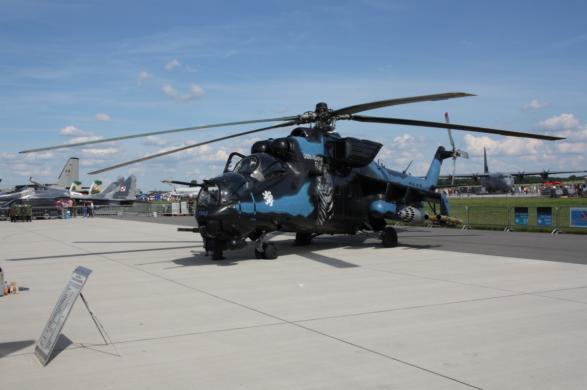 ILA 2014: Mil Mi-24W (7353) mit attraktiver Sonderbemalung der tschechischen Streitkräfte. Fotografiert am 25.05.2014.  
