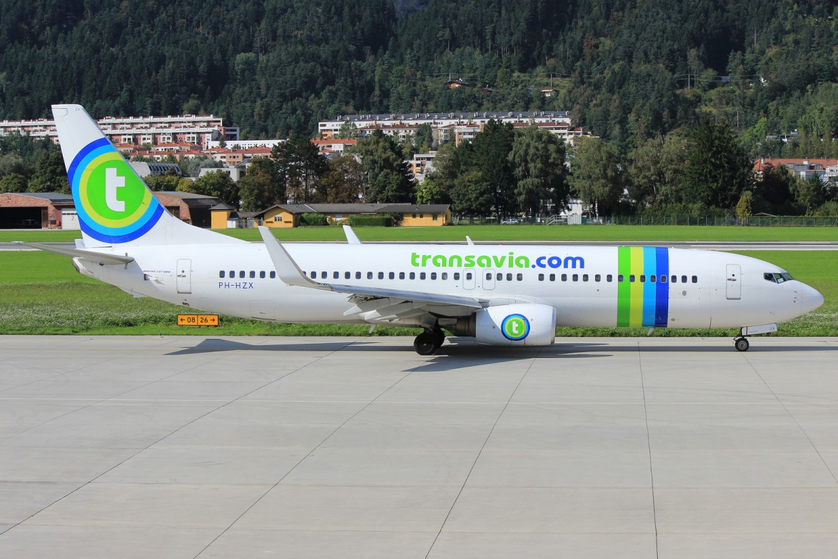 INN Innsbruck-Kranebitten, Austria, Transavia Boeing 737-800 PH-HZX, 6.9.2014, kurz vor dem Start nach Amsterdam