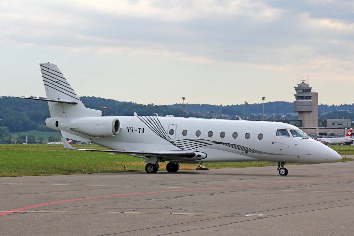 Ion Tiriac Air, YR-TII, Gulfstream G200, msn: 089, 30.Juli 2022, ZRH Zürich, Switzerland.