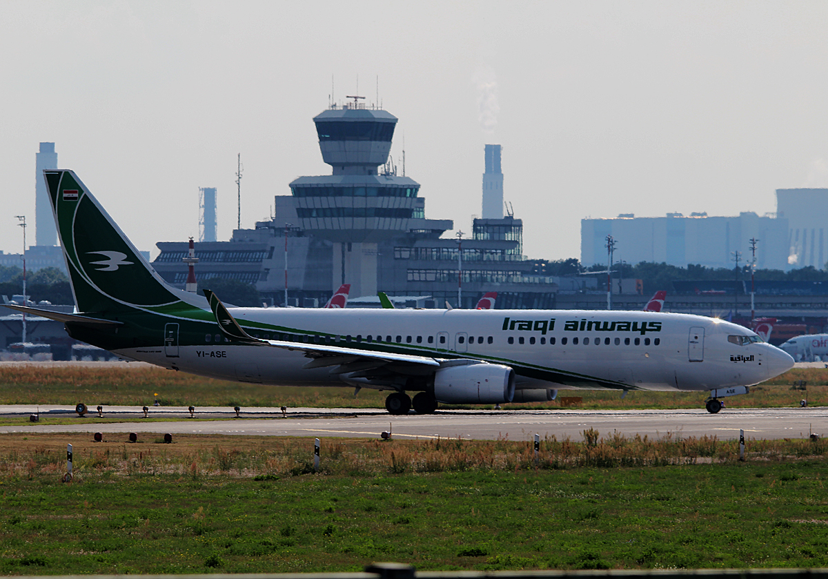 Iraqi Airways B 737-81Z YI-ASE kurz vor dem Start in Berlin-Tegel am 08.08.2014