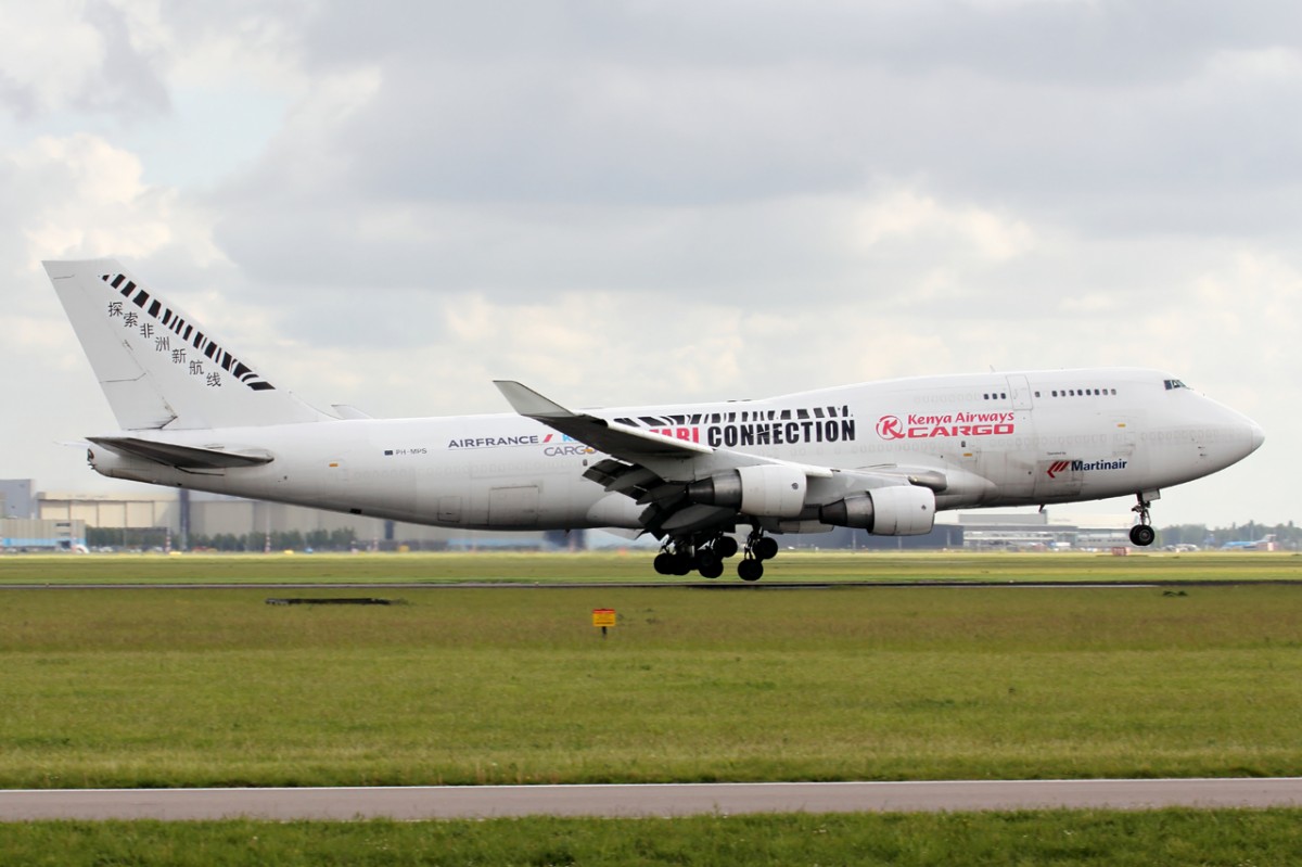 Kenya Airways Cargo (Martinair) PH-MPS bei der Landung in Amsterdam 20.5.2015
