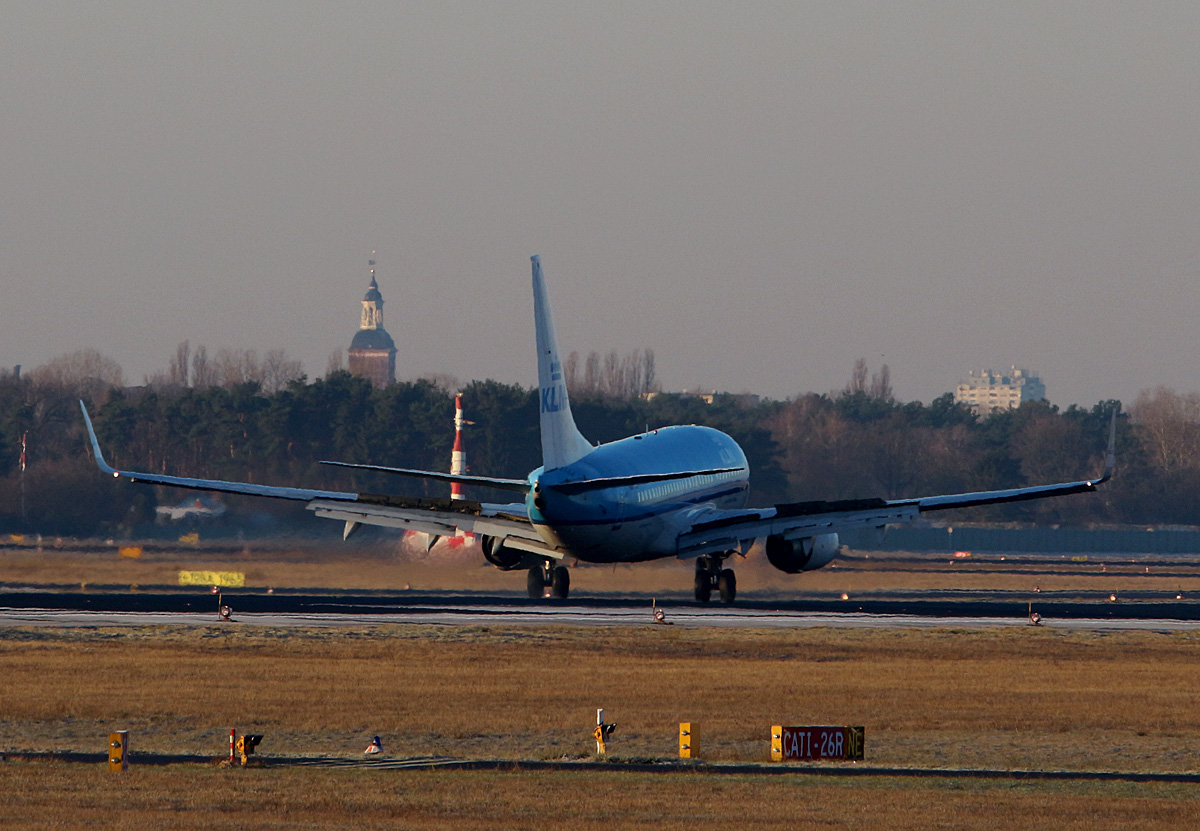 KLM, Boeing B 737-7K2, PH-BGE, TXL, 31.12.2016