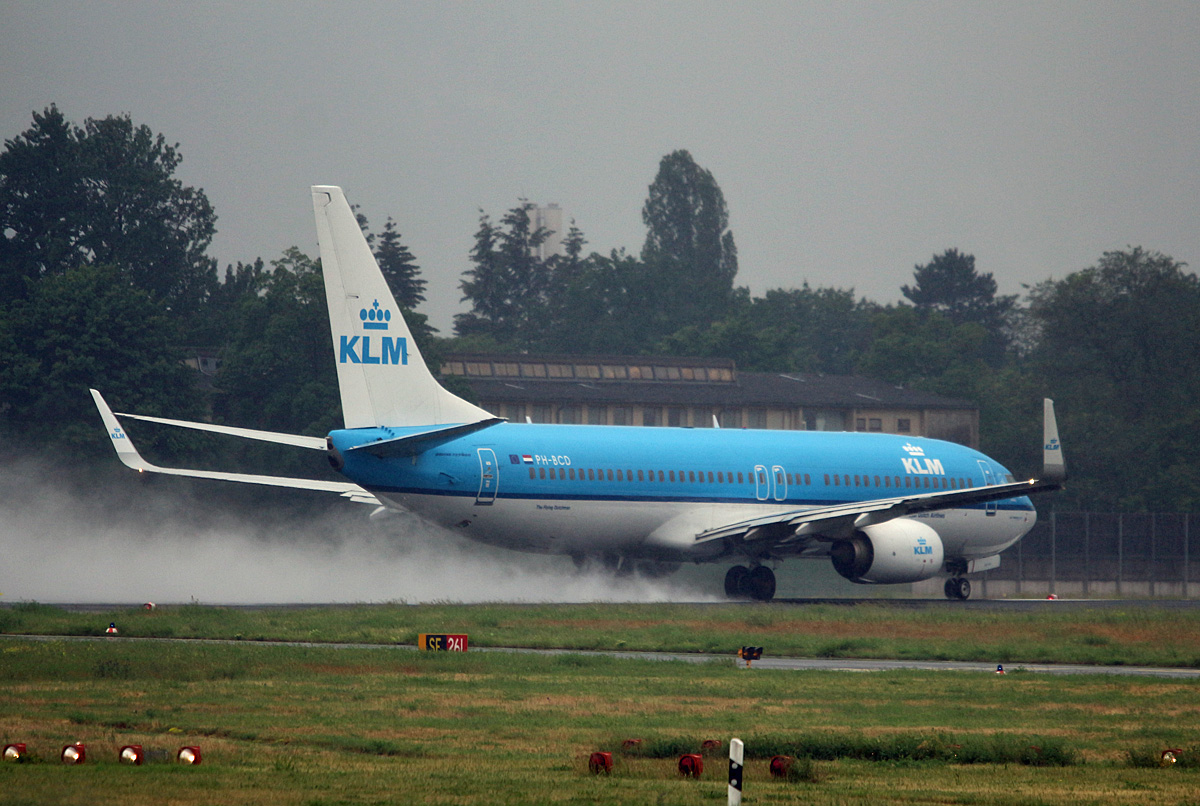 KLM, Boeing B 737-8K2, PH-BCD, TXL, 04.06.2017