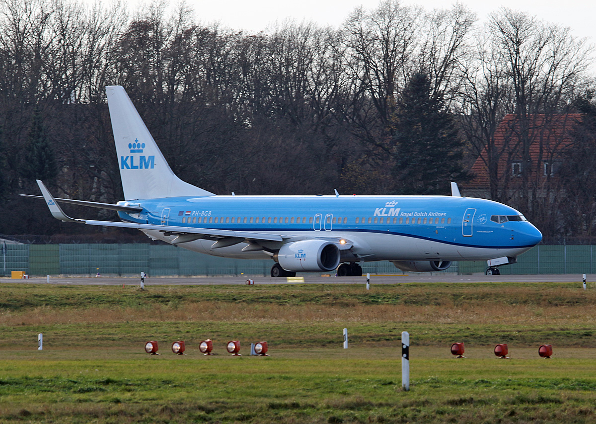 KLM, Boeing B 737-8K2, PH-BGB, TXL, 10.12.2017