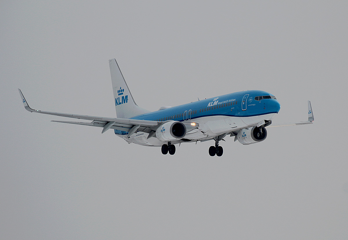 KLM, Boeing B 737-8K2, PH-BGB, BER, 20.10.2024