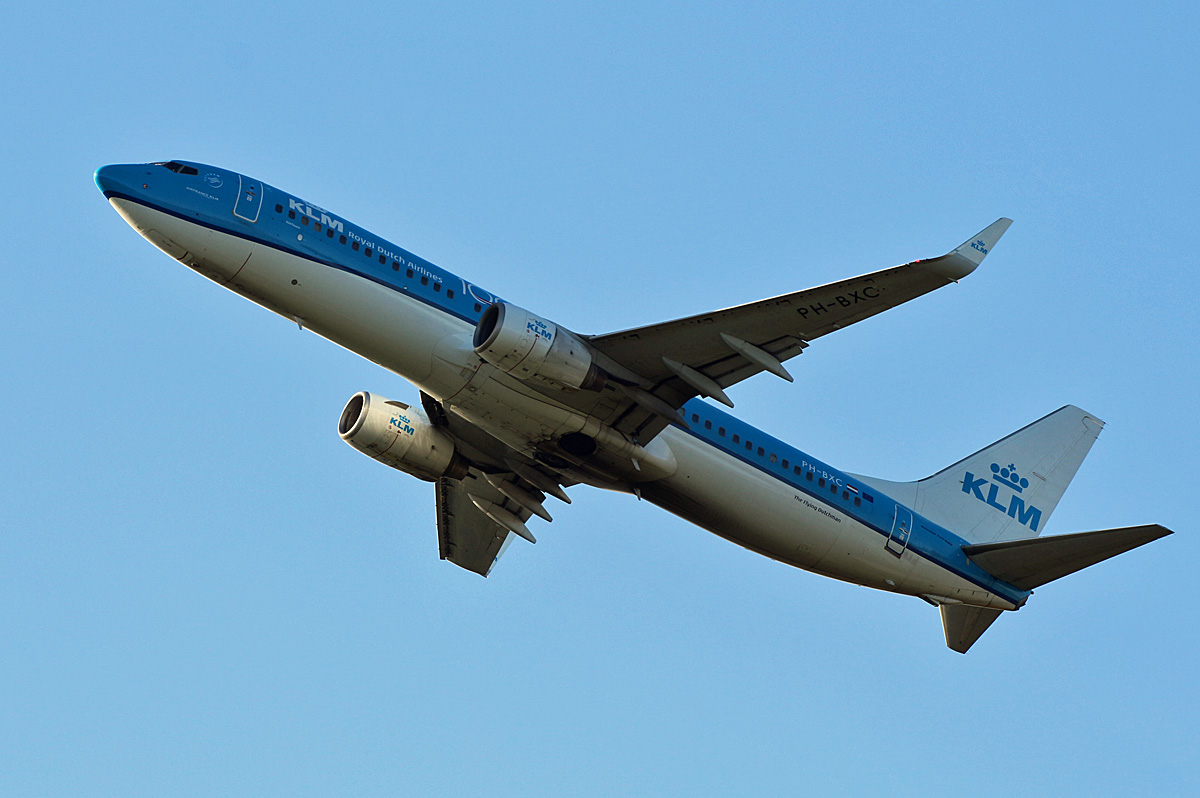 KLM, Boeing B 737-8K2, PH-BXC, TXL, 06.10.2019