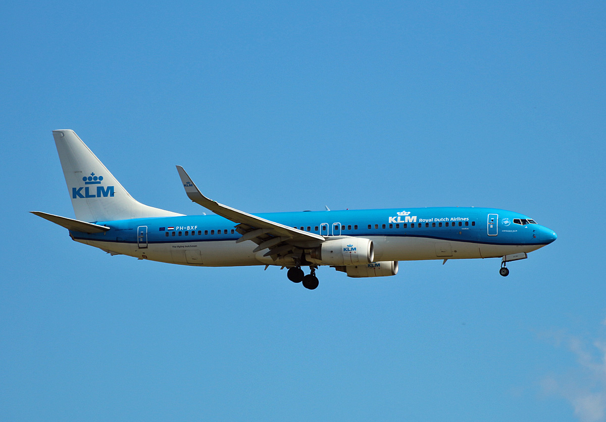KLM, Boeing B 737-8K2, PH-BXF, BER, 21.06.2022