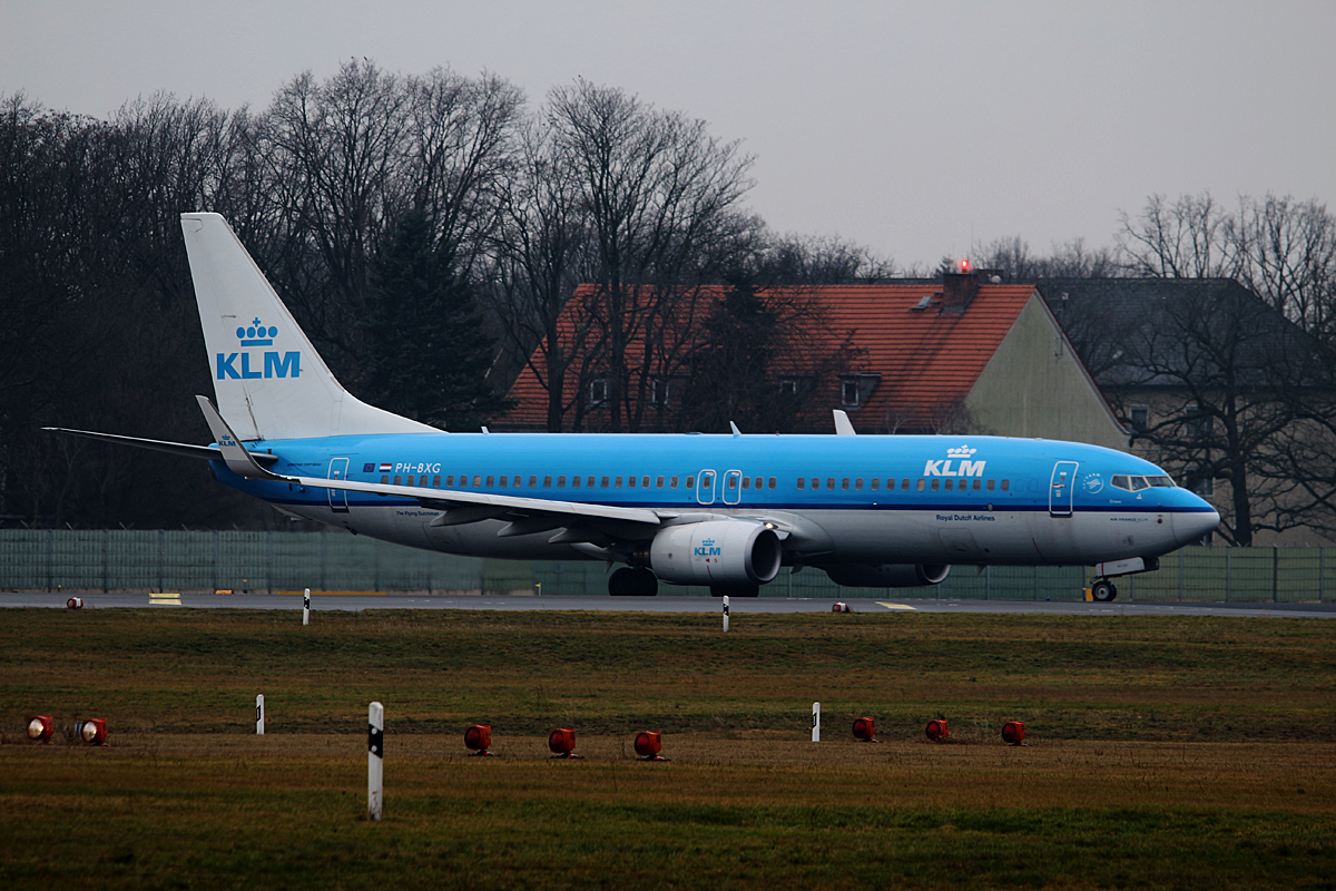 KLM, Boeing B 737-8K2, PH-BXG, TXL, 05.02.2016