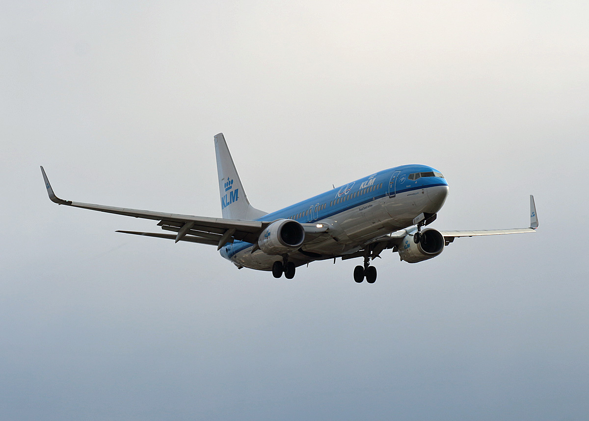 KLM. Boeing B 737-8K2, PH-BXY, TXL, 30.11.2019