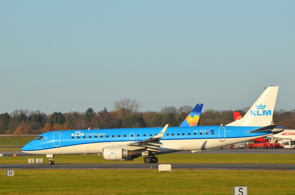 KLM Cityhopper Embraer ERJ-190LR PH-EZB beim rollen zum Start am Airport Hamburg Helmut Schmidt am 27.11.16