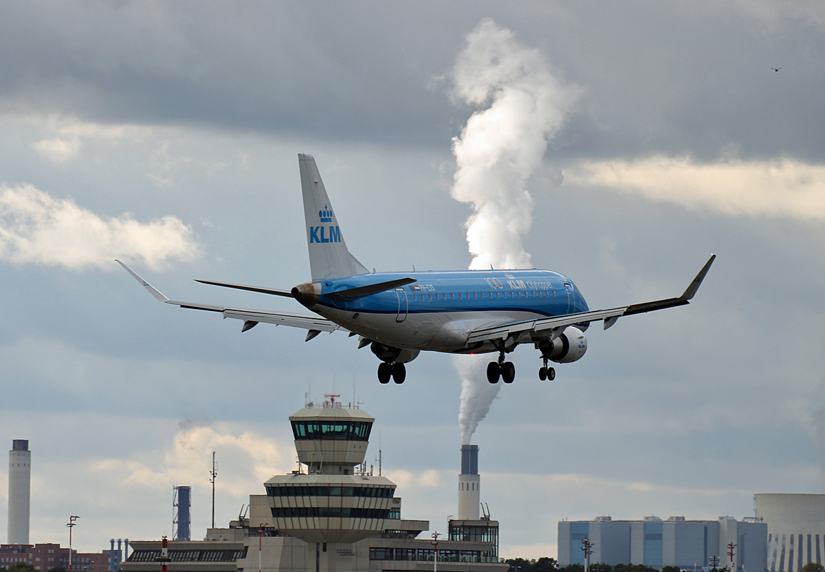 KLM-Cityhopper, ERJ-175-200STD, PH-EXS, TXL, 11.10.2020