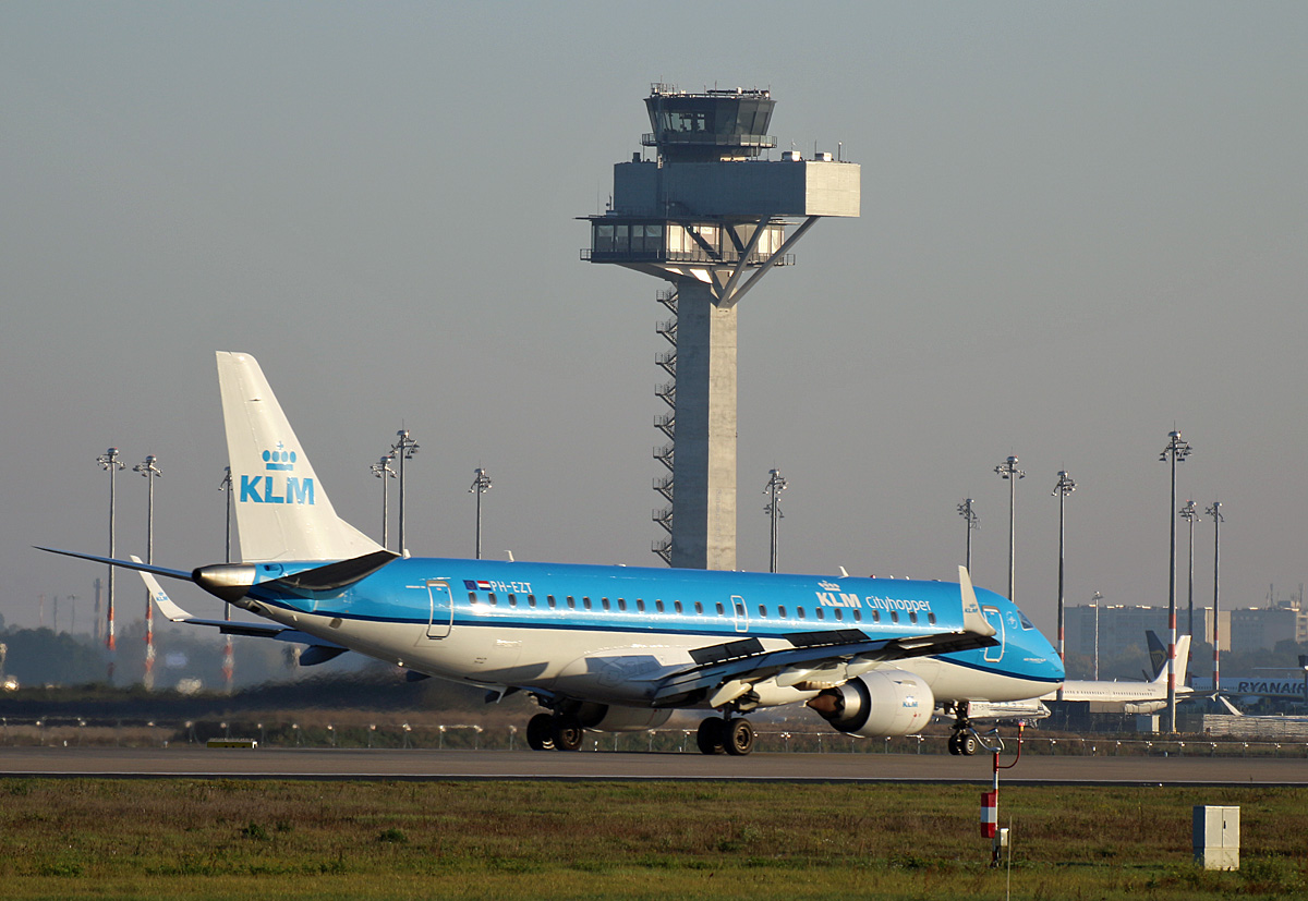 KLM-Cityhopper, ERJ-190-100STD, PH-EZT, BER, 09.10.2021