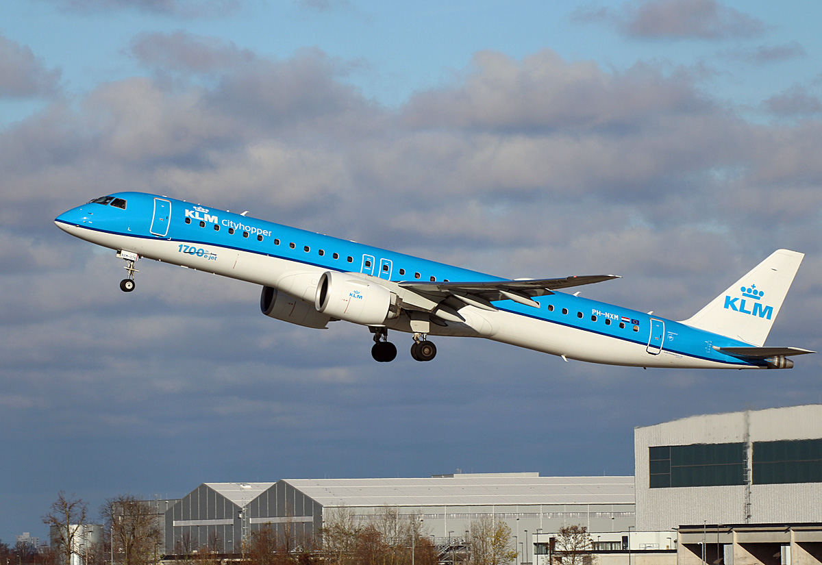 KLM-Cityhopper, ERJ-195-E2, PH-NXM, BER, 26.11.20223