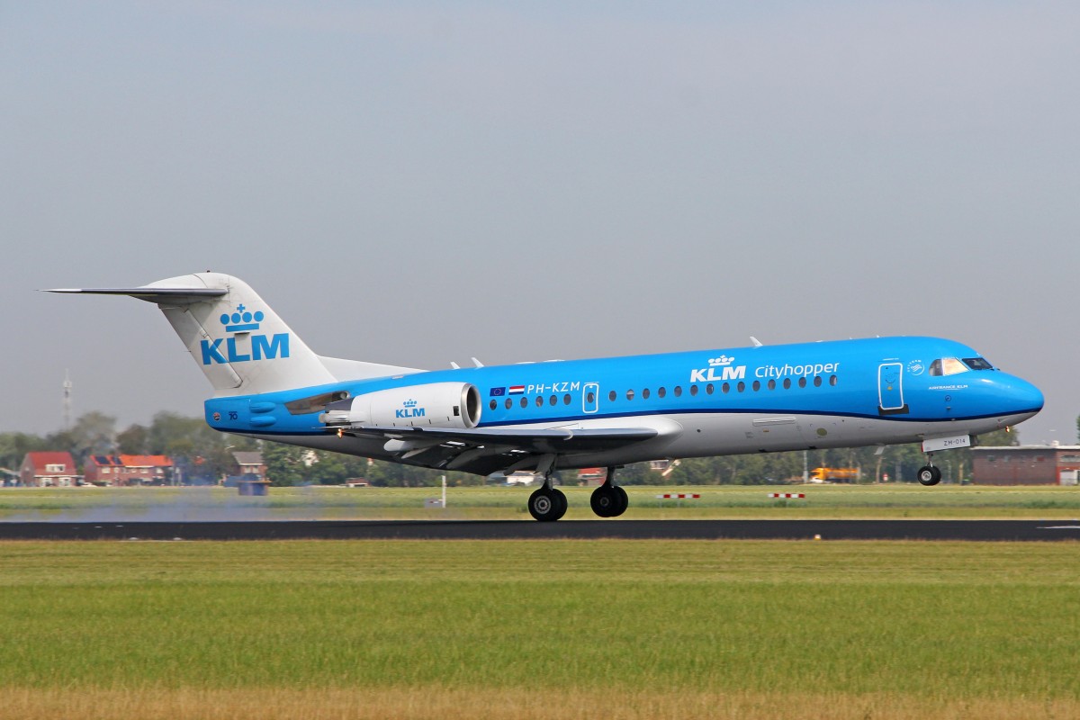 KLM Cityhopper, PH-KZM, Fokker F70, 4.Juli 2015, AMS Amsterdam, Netherlands.