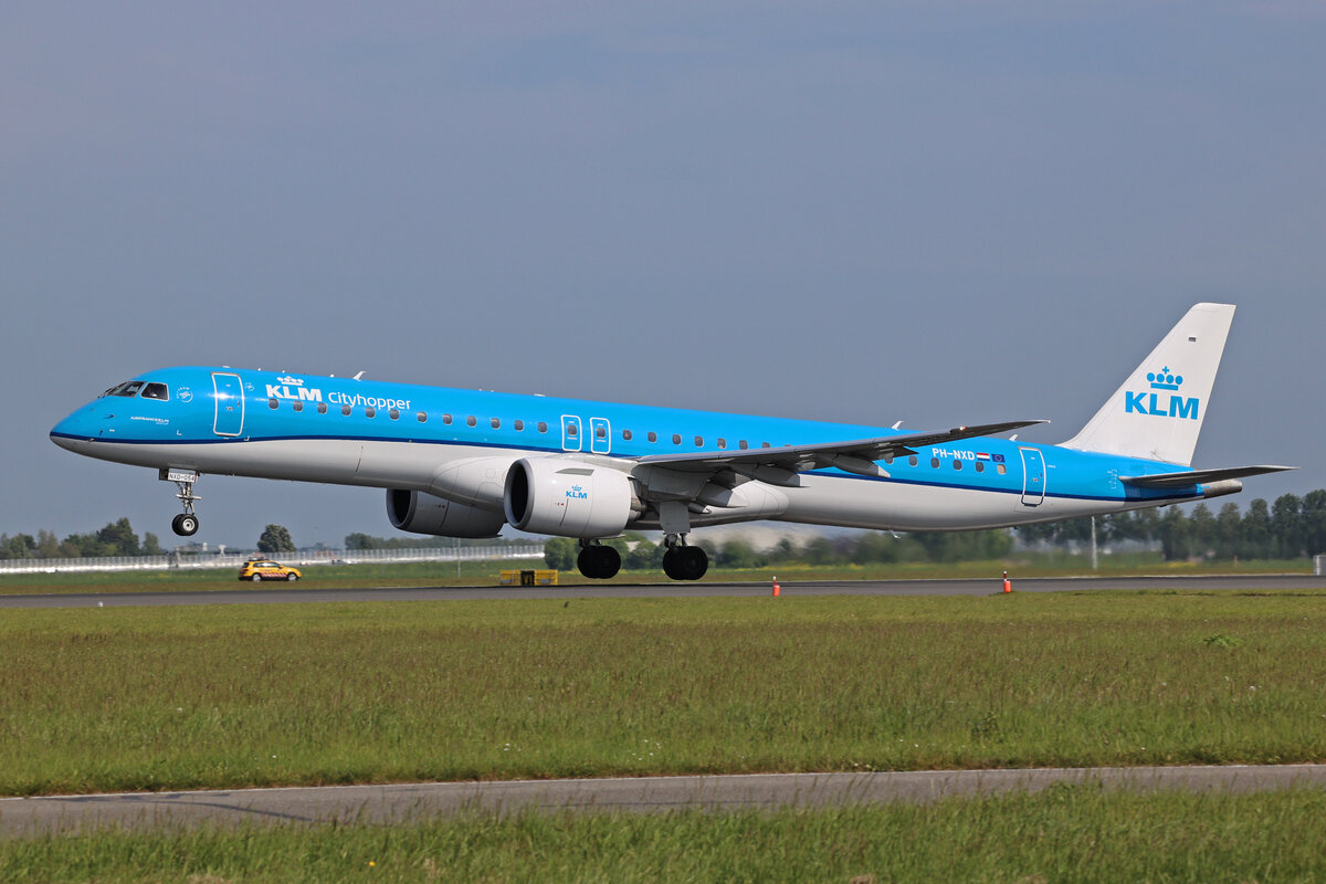 KLM Cityhopper, PH-NXD, Embraer E195-E2, msn: 19020054, 18.Mai 2023, AMS Amsterdam, Netherlands.