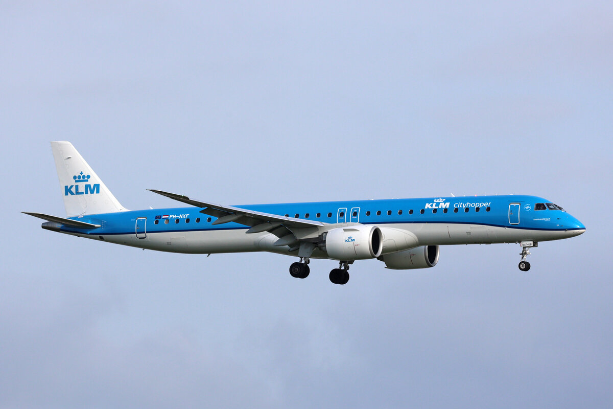 KLM Cityhopper, PH-NXF, Embraer E195-E2, msn: 19020061, 18.Mai 2023, AMS Amsterdam, Netherlands.