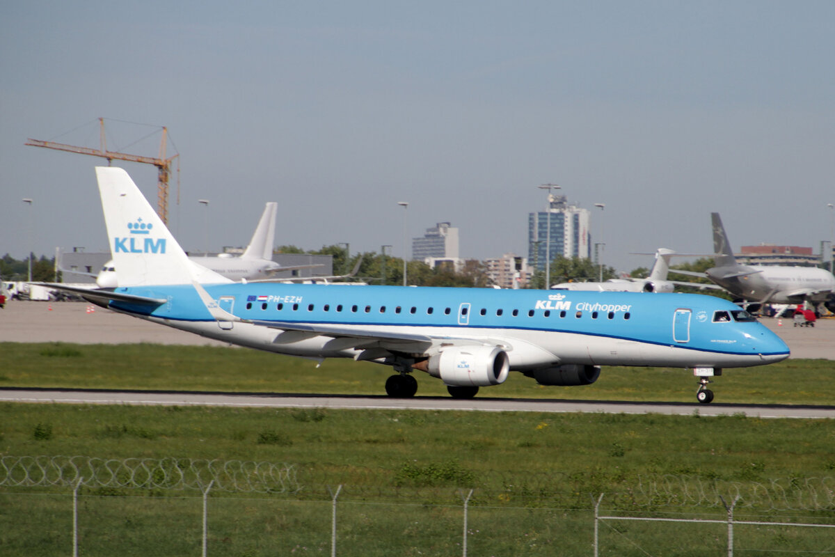KLM Cityhopper (WA-KLC), PH-EZH, Embraer, 190 STD (190-100), 25.09.2023, EDDS-STR, Stuttgart, Germany