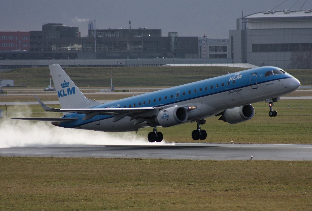 KLM Cityhopper,PH-EZM,(c/n 19000338),Embraer ERJ-190-100,04.03.2015,HAM-EDDH,Hamburg,Germany