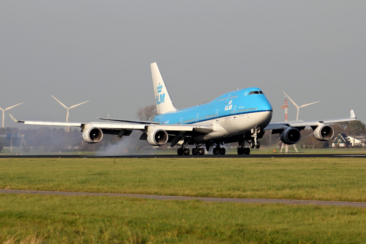 KLM PH-BFT bei der Landung in Amsterdam 1.11.2014