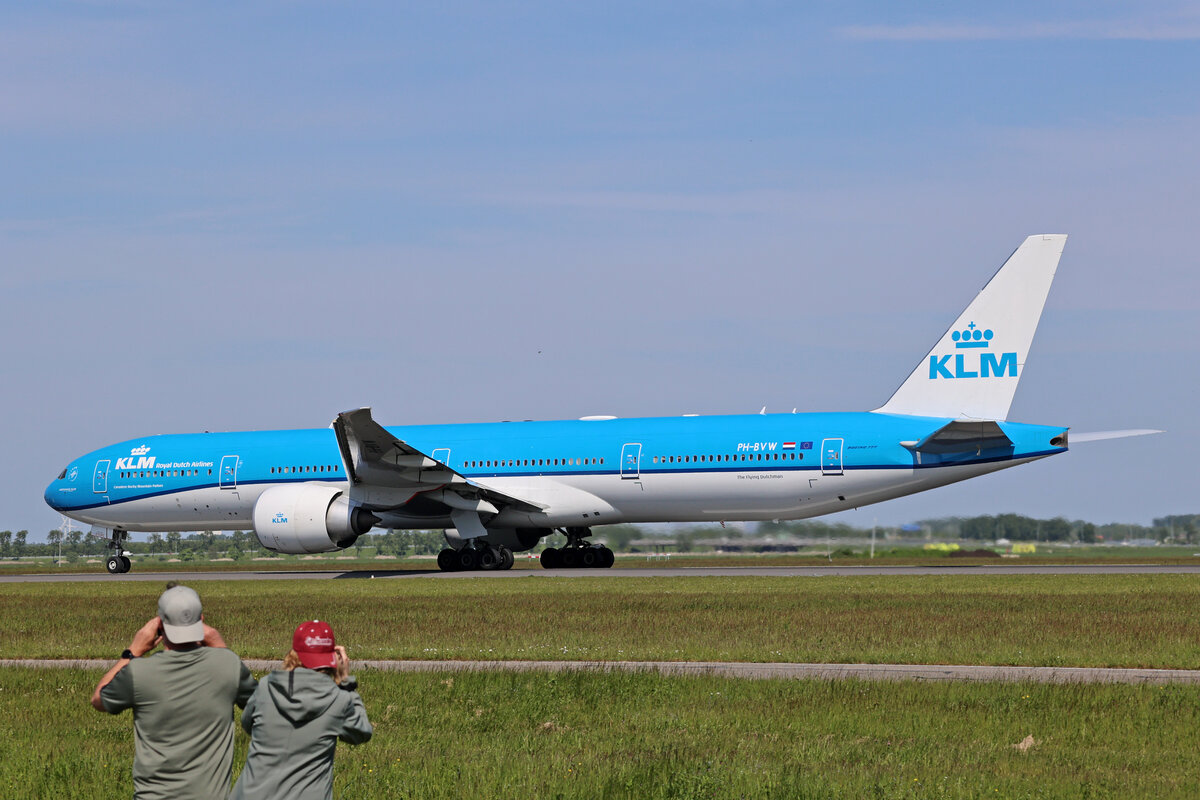 KLM Royal Dutch Airlines, PH-BVW, Boeing B777-306ER, msn: 66889/1686,  Canadese Rocky Mountain Parken / Canadian Rocky Mountain Parks , 19.Mai 2023, AMS Amsterdam, Netherlands.