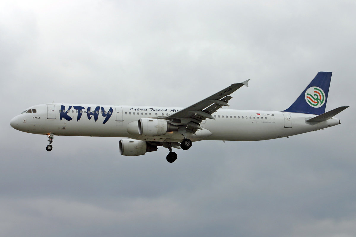 KTHY Kibris Türk Hava Yollari, TC-KTD, Airbus A321-211, msn: 2117,  Iskele , 12.August 2006, LHR London Heathrow, United Kingdom.