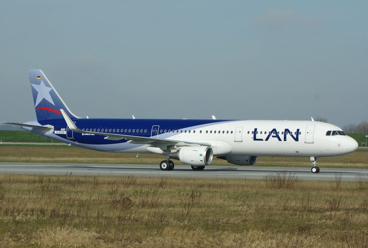 LAN  Airbus A321-211SL, CC-BEJ (Test-Reg: D-AYAS), 13.03.2016 Hamburg-Finkenwerder